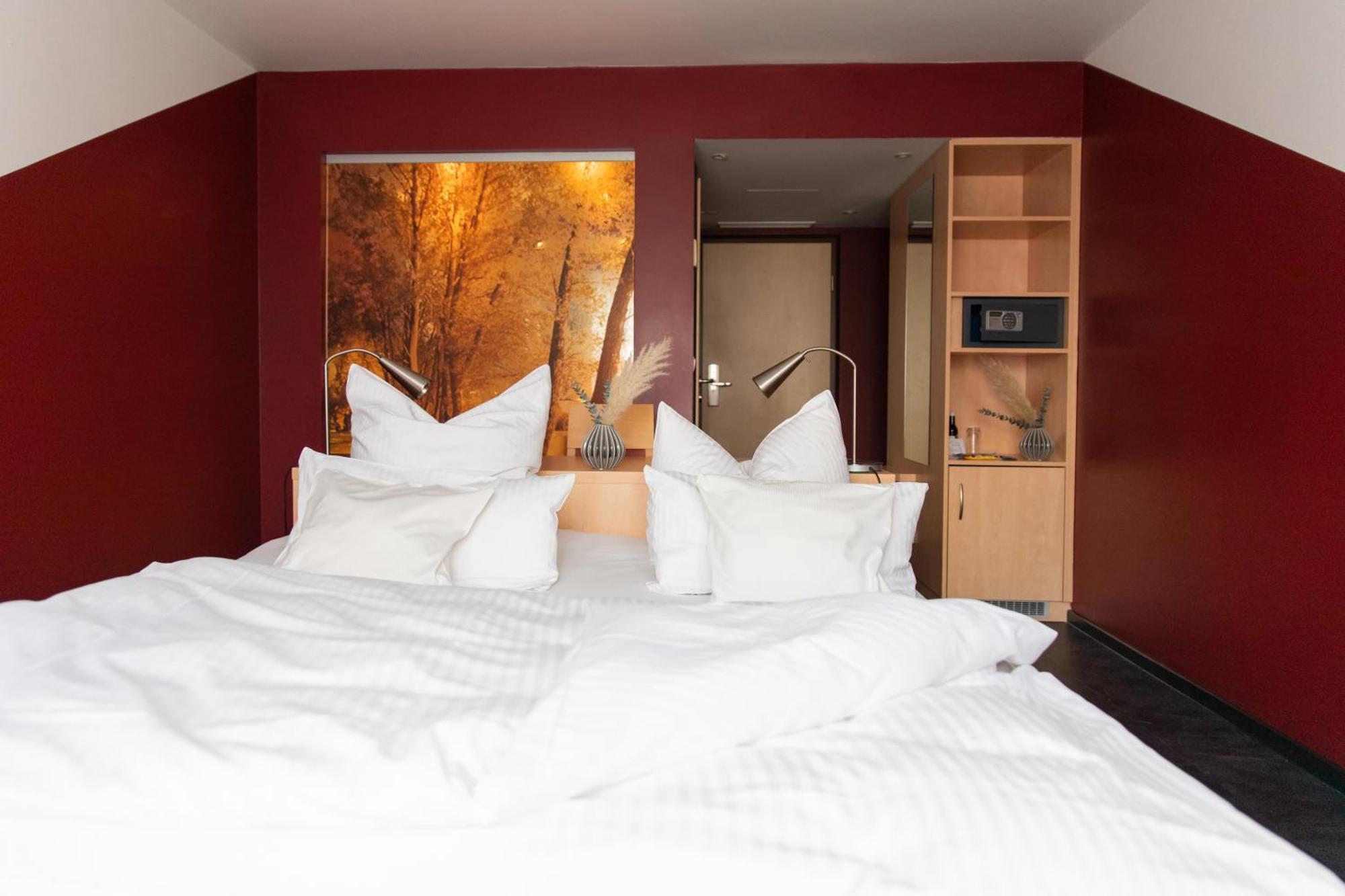 Mein Schlosshotel Хойзенщам Екстериор снимка