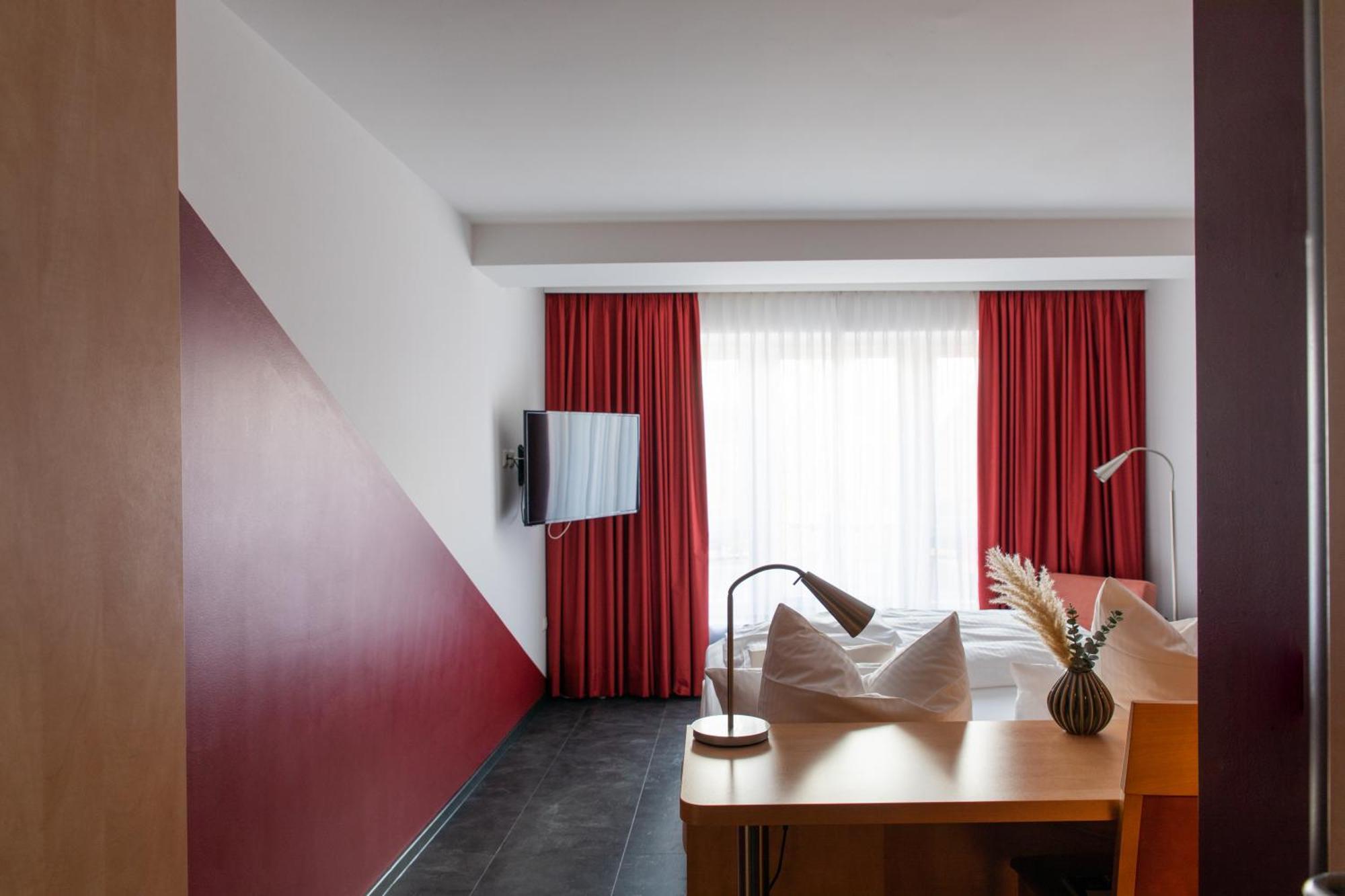 Mein Schlosshotel Хойзенщам Екстериор снимка