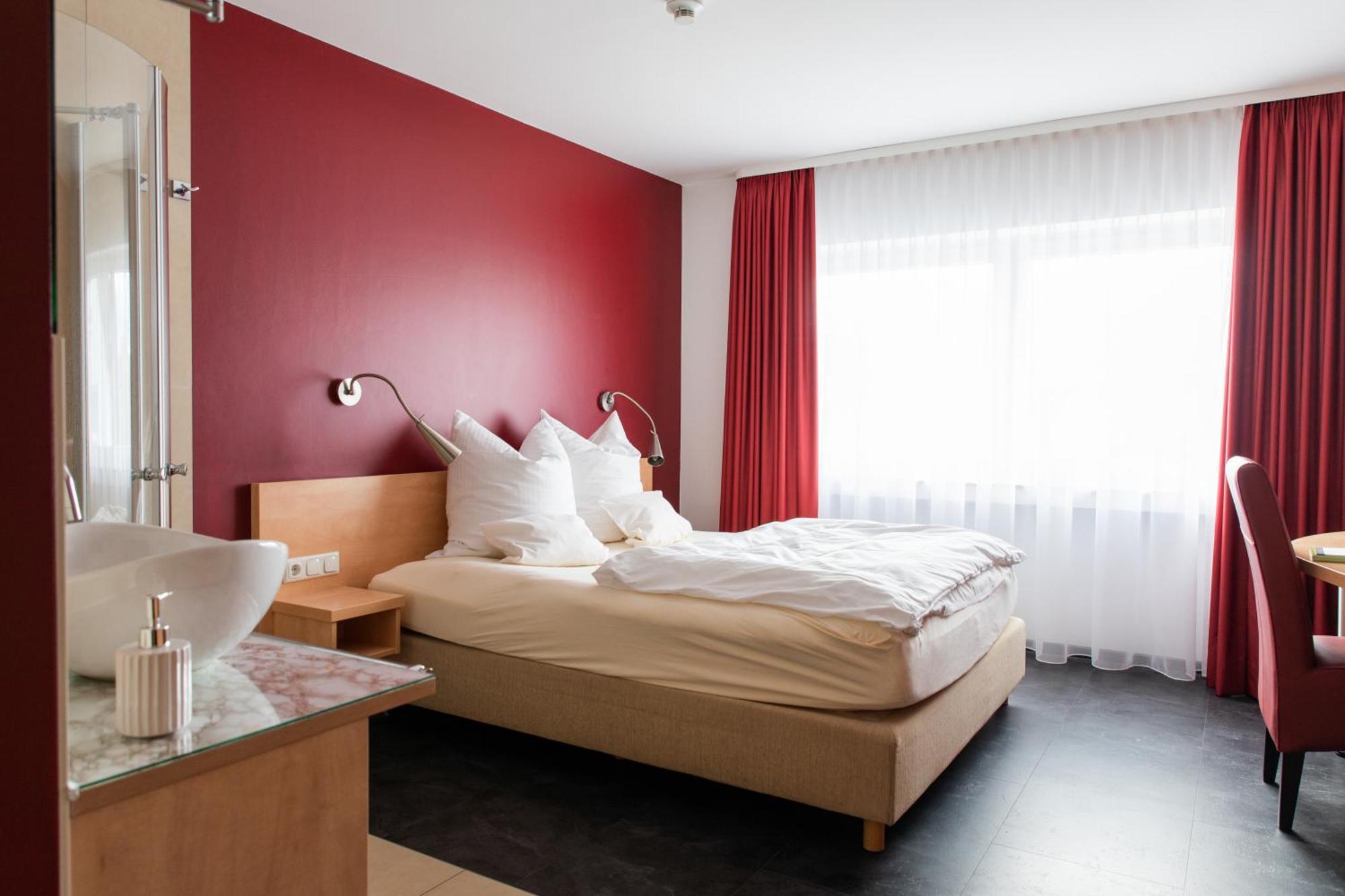 Mein Schlosshotel Хойзенщам Екстериор снимка