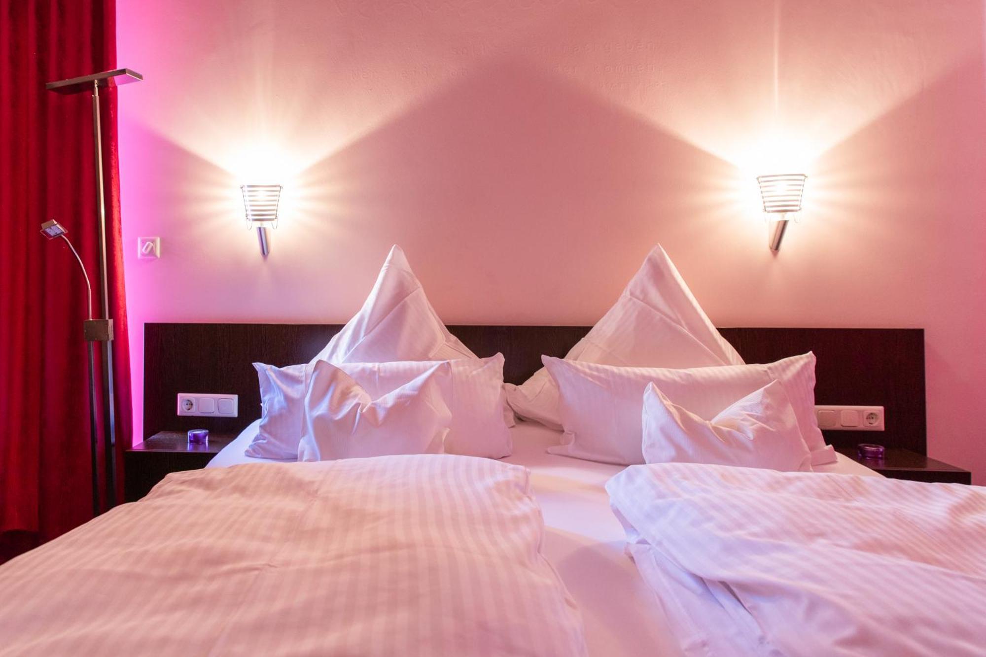 Mein Schlosshotel Хойзенщам Екстериор снимка