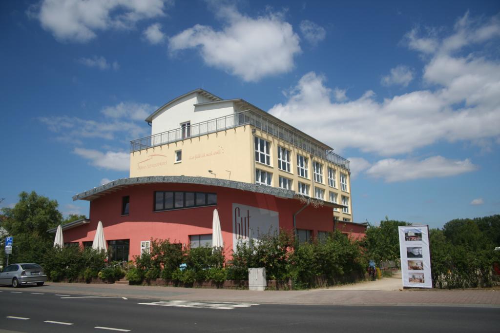 Mein Schlosshotel Хойзенщам Екстериор снимка
